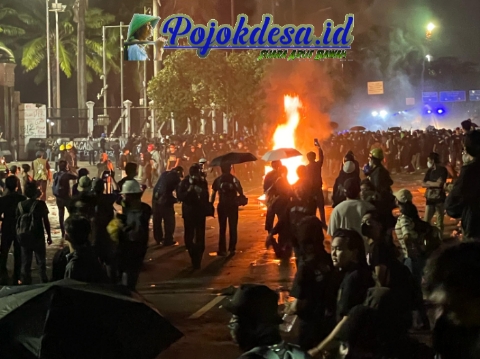 Demo Tolak UU TNI di DPR
